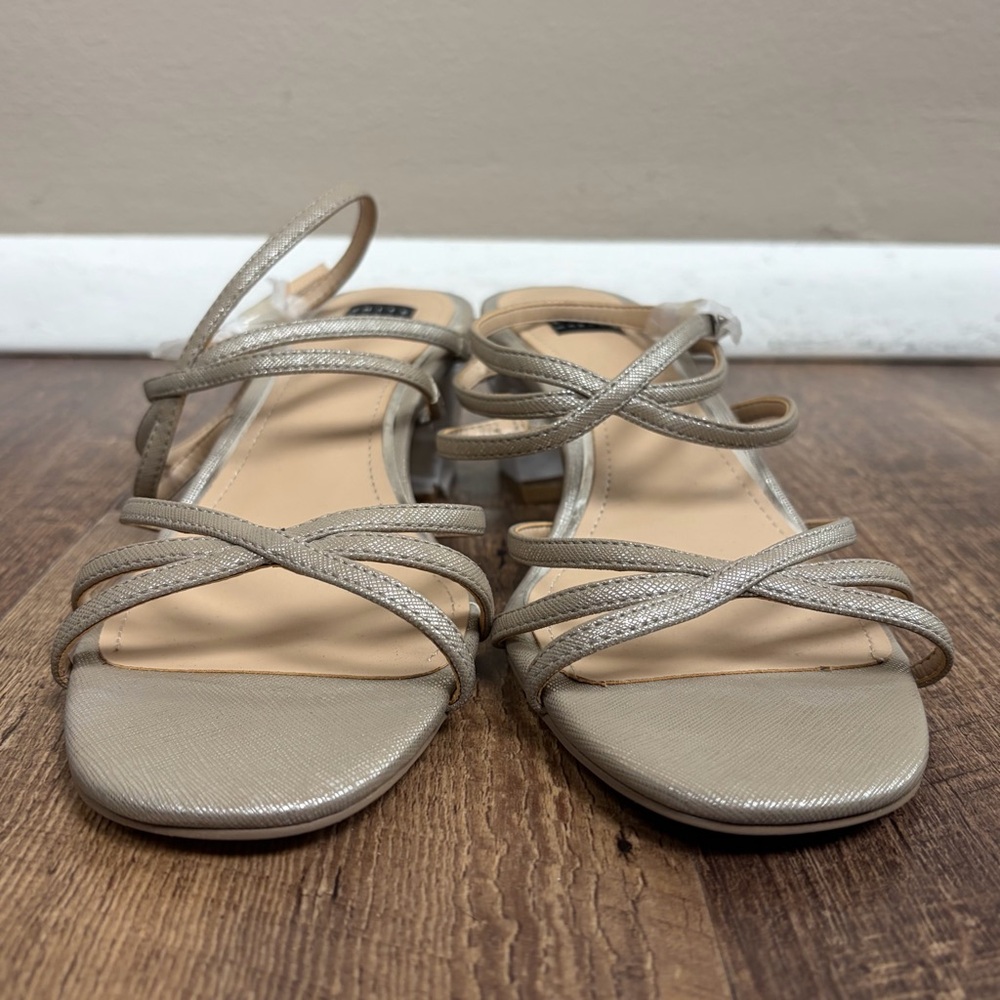 White House Black Market Tillie Silver Strappy Block Heel Sandal NWOB Size 8M - Picture 4 of 13